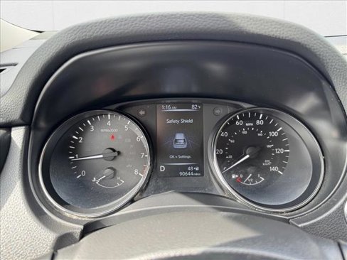 Used 2017 Nissan Rogue SV image 12