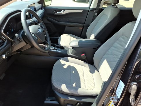 Used 2021 Ford Escape SE w/ SE Sport Appearance Package image 17