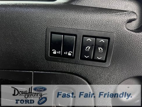 Used 2015 Chevrolet Suburban LTZ image 35