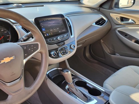 Used 2020 Chevrolet Malibu LT image 24