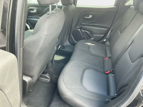 Used 2023 Jeep Renegade Latitude image 14