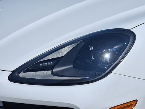 Certified 2023 Porsche Cayenne Platinum Edition image 11