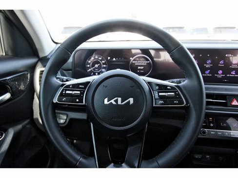Used 2024 Kia Seltos EX image 16