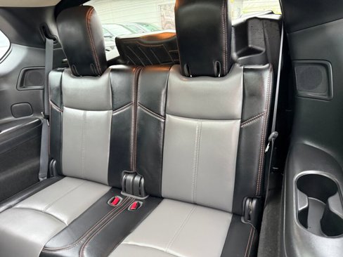 Used 2019 Nissan Pathfinder SL image 26