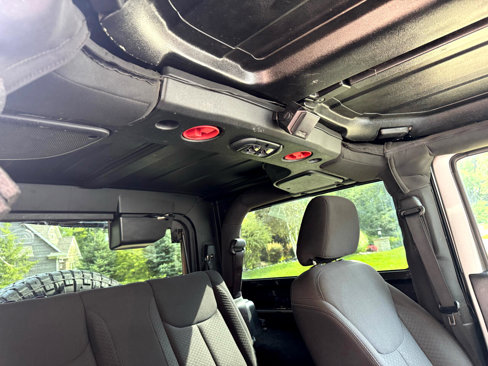 Used 2015 Jeep Wrangler Sport image 20