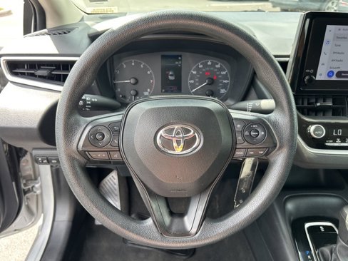 Used 2024 Toyota Corolla LE image 18