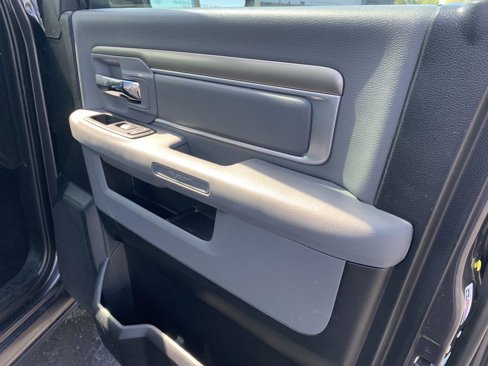 Used 2015 RAM 1500 Classic SLT image 11