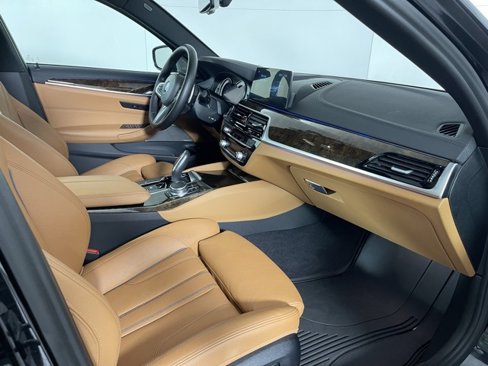 Used 2018 BMW 540i xDrive image 13