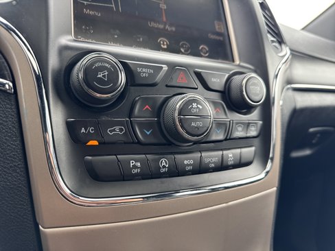 Used 2017 Jeep Grand Cherokee Limited image 21