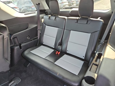 Certified 2022 Ford Explorer XLT w/ Equipment Group 202A image 16