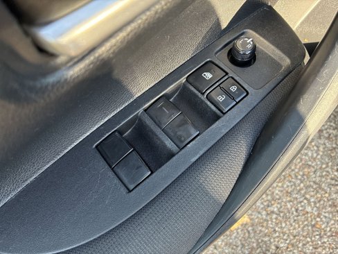 Used 2021 Toyota Corolla LE image 10