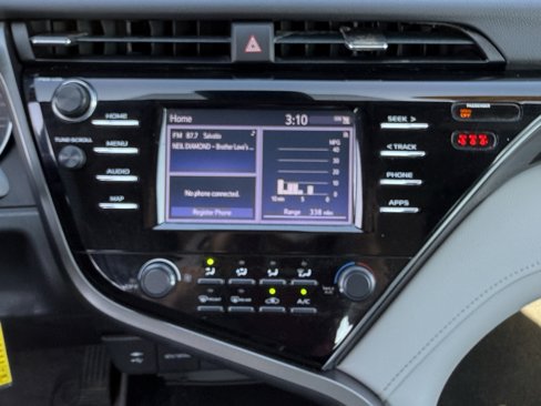 Used 2019 Toyota Camry LE image 3