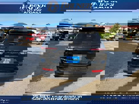 New 2025 Jeep Grand Cherokee L Altitude image 4