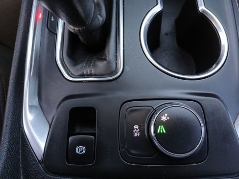 Used 2020 Chevrolet Traverse LS image 14