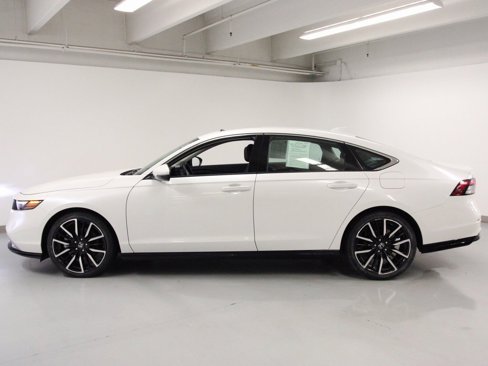 Used 2023 Honda Accord Touring image 7