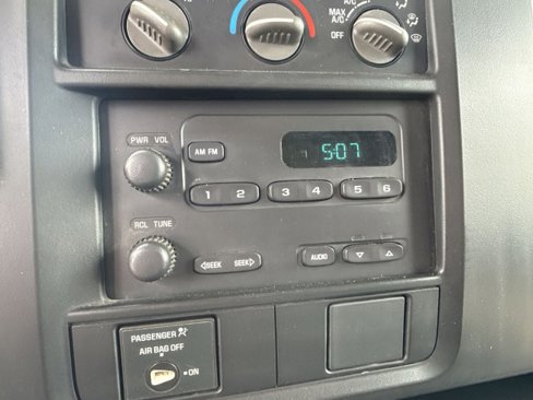 Used 2005 Chevrolet Express 3500 image 12
