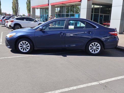 Used 2017 Toyota Camry LE image 3