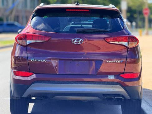 Used 2016 Hyundai Tucson Sport image 4