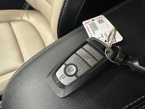 Used 2020 Ford Escape SEL image 27