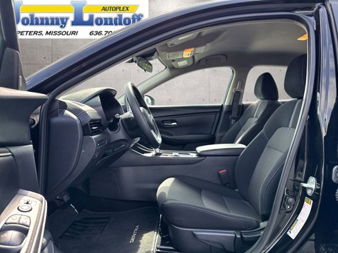 Used 2023 Nissan Sentra SV image 7