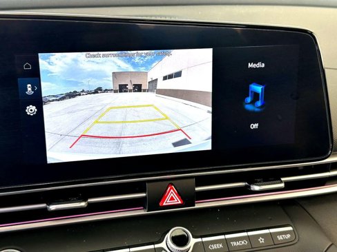 Used 2024 Hyundai Elantra SEL image 20