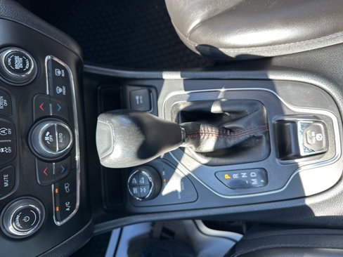 Used 2019 Jeep Cherokee Trailhawk w/ Comfort & Convenience Group image 23