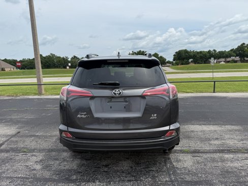Used 2017 Toyota RAV4 LE image 7