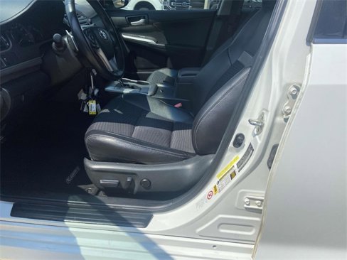 Used 2013 Toyota Camry SE image 11