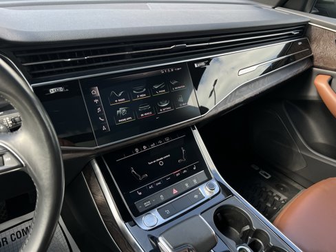 Used 2020 Audi Q8 Premium w/ Convenience Package image 15