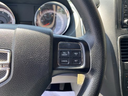 Used 2019 Dodge Grand Caravan SE image 25