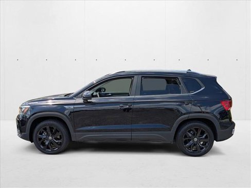 Used 2022 Volkswagen Taos SE w/ Driver Assistance Package image 8