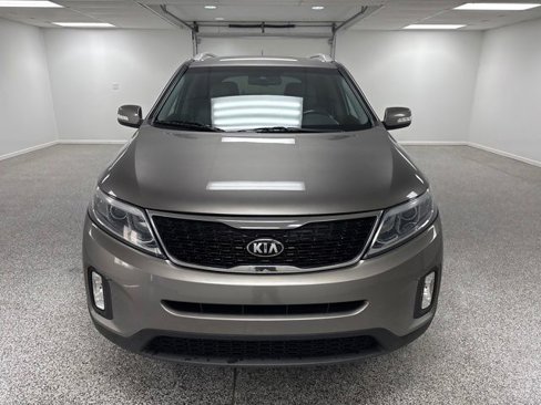 Used 2015 Kia Sorento LX image 2