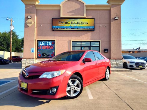Used 2012 Toyota Camry SE image 1