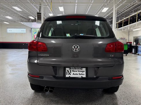 Used 2016 Volkswagen Tiguan S image 13