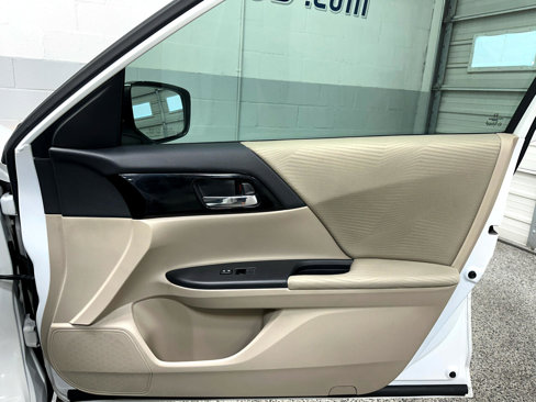 Used 2017 Honda Accord LX image 23