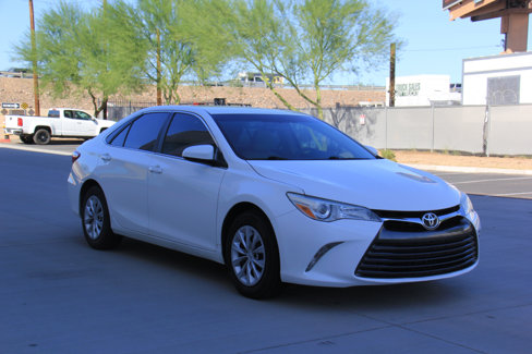 Used 2015 Toyota Camry LE image 3
