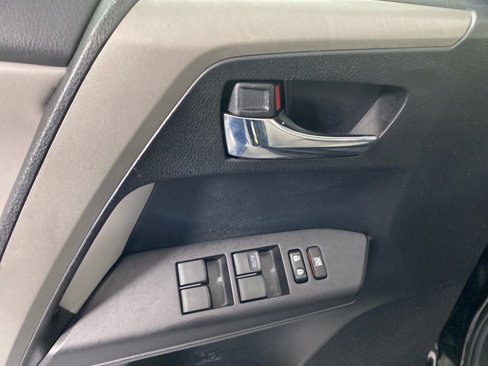 Used 2018 Toyota RAV4 XLE image 10