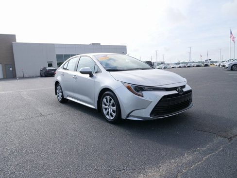 Used 2025 Toyota Corolla LE image 10