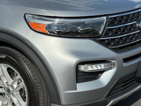 Used 2022 Ford Explorer XLT w/ Equipment Group 202A image 11