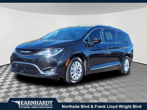Used 2019 Chrysler Pacifica Touring-L image 1