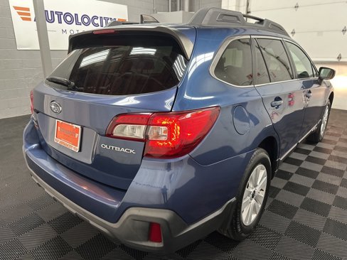Used 2019 Subaru Outback 2.5i Premium image 9