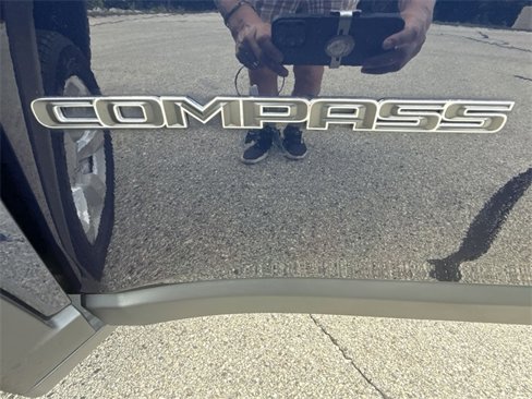 Used 2019 Jeep Compass Latitude image 31
