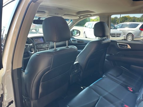 Used 2015 Nissan Pathfinder Platinum w/ Cargo Package image 11