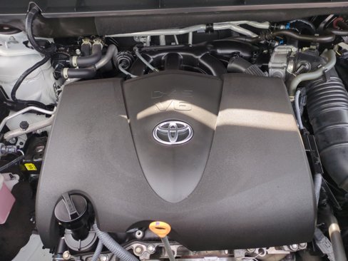 Used 2022 Toyota Highlander LE image 22