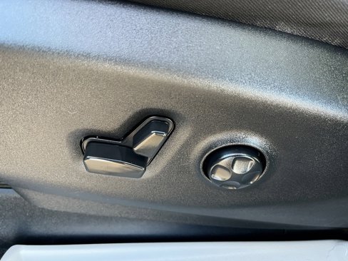 Used 2021 Chrysler Pacifica Touring w/ Cold Weather Group image 16