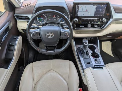 Used 2021 Toyota Highlander Platinum image 31