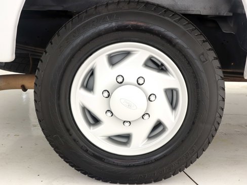 Used 2011 Ford E-350 and Econoline 350 XLT image 30
