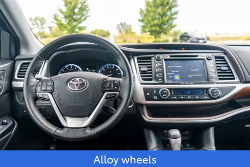 Used 2017 Toyota Highlander Limited Platinum image 17