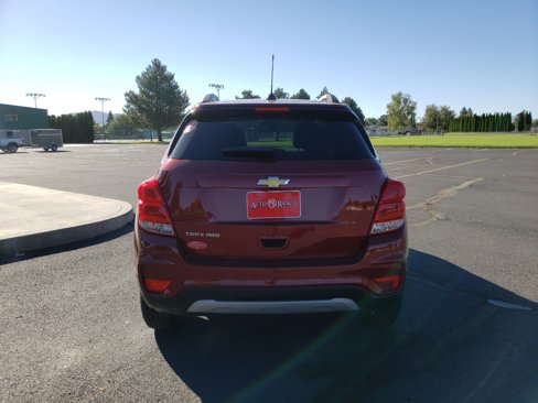 Used 2022 Chevrolet Trax LT w/ LT Convenience Package image 4