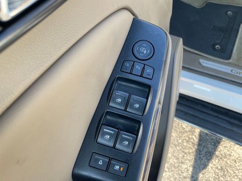 Used 2017 GMC Yukon SLT w/ Open Road Package image 11